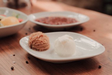 Geleneksel Türk ve Yunan yemek meze masası