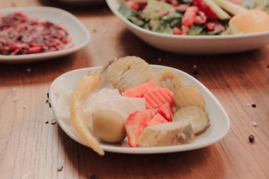 Geleneksel Türk ve Yunan yemek meze masası