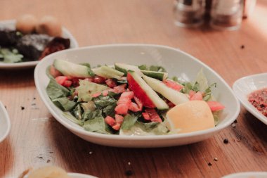Geleneksel Türk ve Yunan yemek meze masası