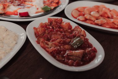 Geleneksel Türk ve Yunan yemek meze masası