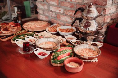 zengin ve leziz Türk Kahvaltı