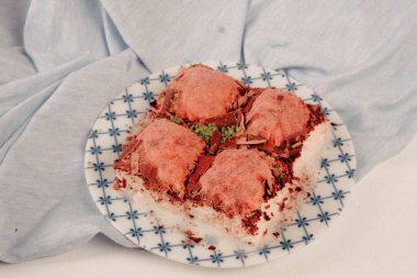 Geleneksel hindistancevizli tatlı baklavası. Ev yapımı fındıklı ve ballı baklava..