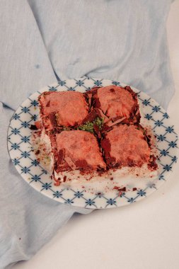 Geleneksel hindistancevizli tatlı baklavası. Ev yapımı fındıklı ve ballı baklava..