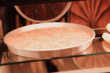 Geleneksel hindistancevizli tatlı baklavası. Ev yapımı fındıklı ve ballı baklava..