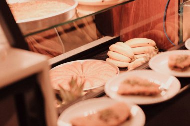 Geleneksel hindistancevizli tatlı baklavası. Ev yapımı fındıklı ve ballı baklava..