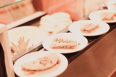 Geleneksel hindistancevizli tatlı baklavası. Ev yapımı fındıklı ve ballı baklava..