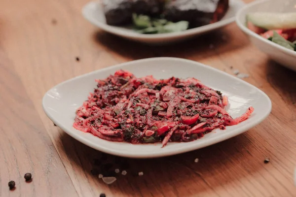 Geleneksel Türk ve Yunan yemek meze masası