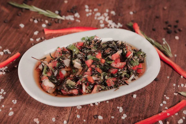 Geleneksel Türk ve Yunan yemek meze masası