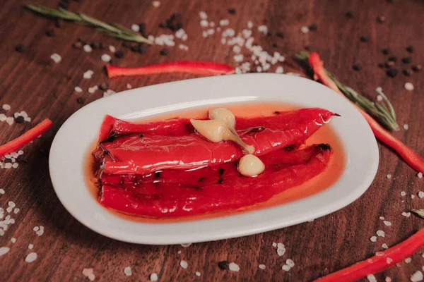 Geleneksel Türk ve Yunan yemek meze masası