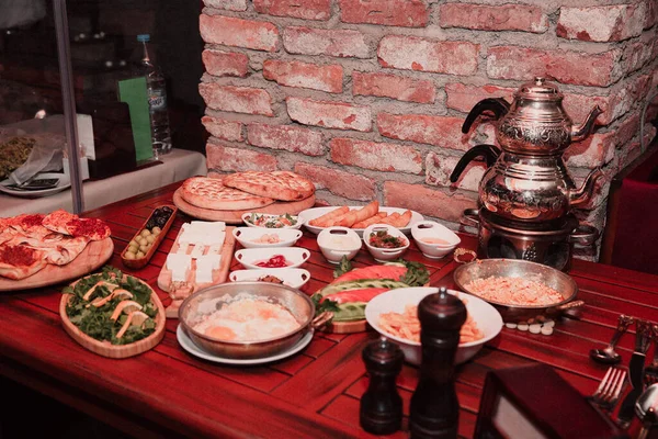 zengin ve leziz Türk Kahvaltı