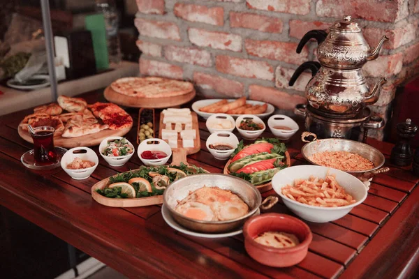 zengin ve leziz Türk Kahvaltı