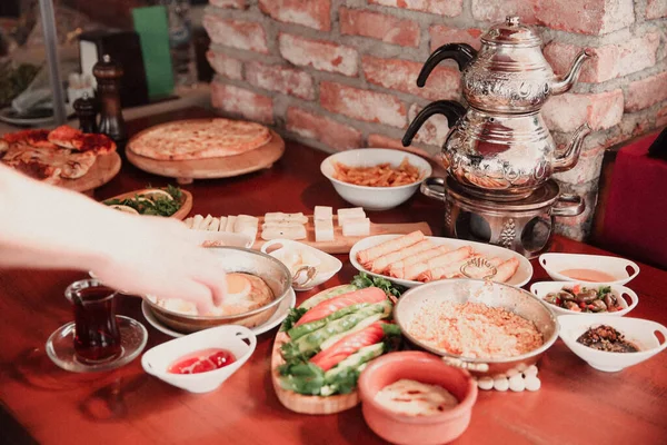 zengin ve leziz Türk Kahvaltı