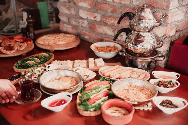 zengin ve leziz Türk Kahvaltı