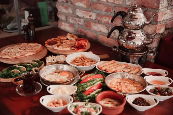 zengin ve leziz Türk Kahvaltı