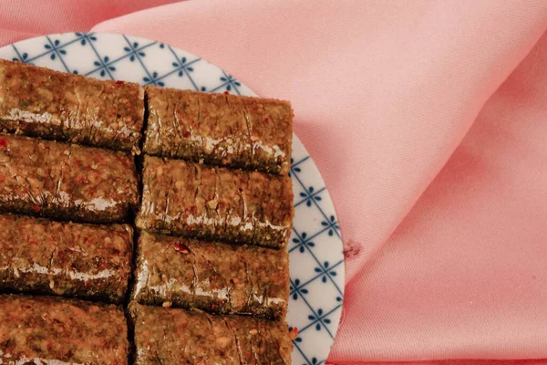 Geleneksel hindistancevizli tatlı baklavası. Ev yapımı fındıklı ve ballı baklava..