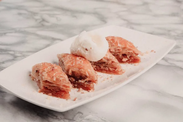 Traditionelle Türkische Nachspeise Baklava Mit Cashew Walnüssen Hausgemachte Baklava Mit — Stockfoto