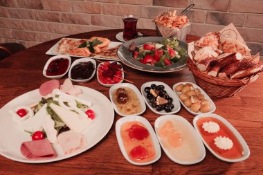 zengin ve leziz Türk Kahvaltı