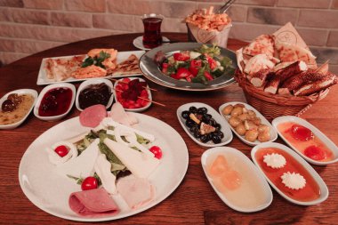 zengin ve leziz Türk Kahvaltı