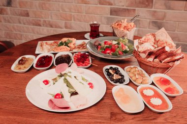 zengin ve leziz Türk Kahvaltı