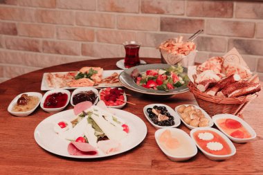 zengin ve leziz Türk Kahvaltı