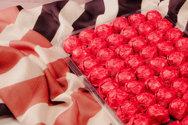 bir sürü değişik çikolatalı pralin