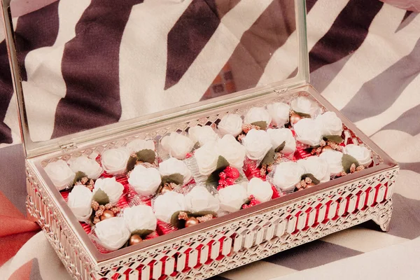 bir sürü değişik çikolatalı pralin