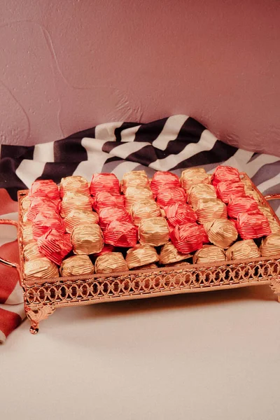 bir sürü değişik çikolatalı pralin