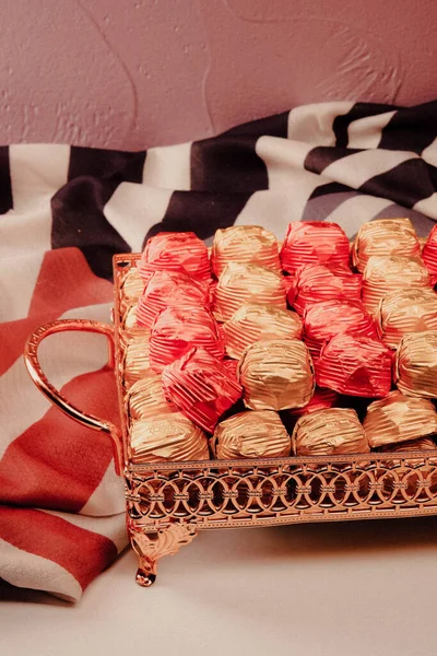 bir sürü değişik çikolatalı pralin