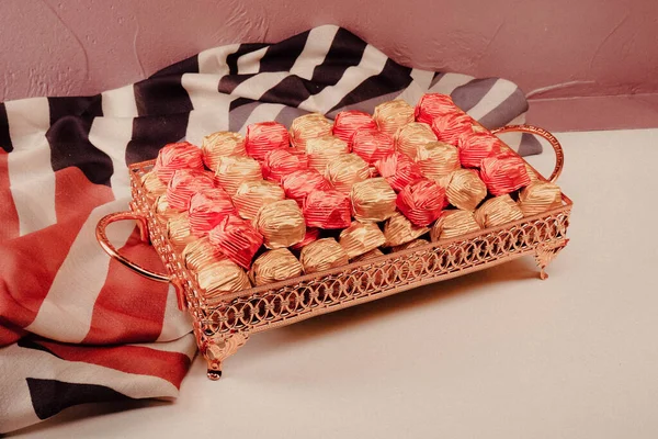 bir sürü değişik çikolatalı pralin