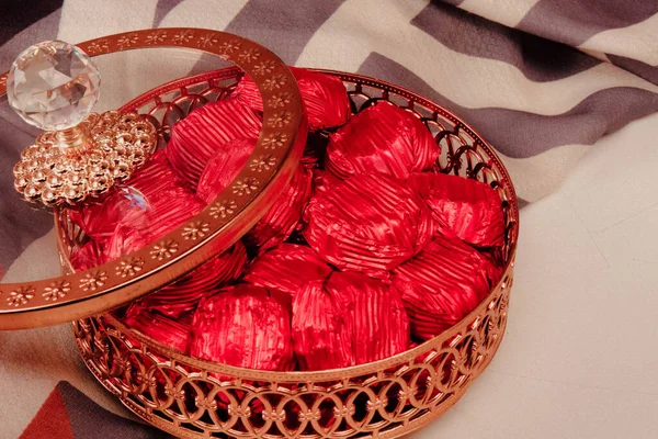 bir sürü değişik çikolatalı pralin