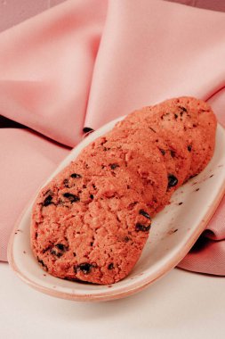 Koyu çikolata parçaları ile tanımlama