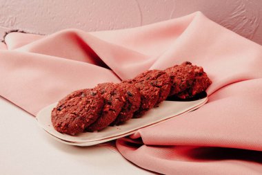 Koyu çikolata parçaları ile tanımlama