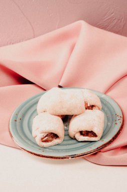 Koyu çikolata parçaları ile tanımlama