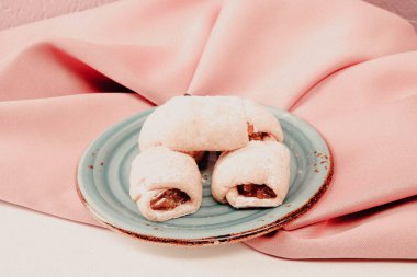 Koyu çikolata parçaları ile tanımlama