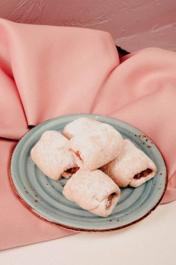 Koyu çikolata parçaları ile tanımlama