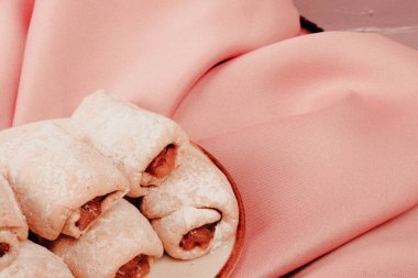 Koyu çikolata parçaları ile tanımlama