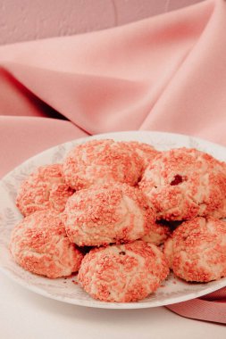 Koyu çikolata parçaları ile tanımlama