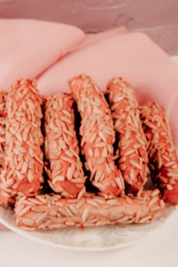 Koyu çikolata parçaları ile tanımlama