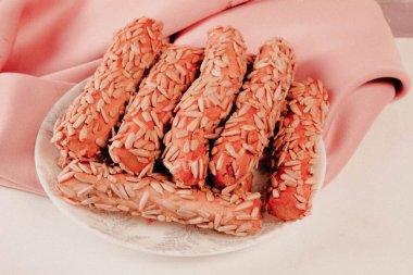 Koyu çikolata parçaları ile tanımlama