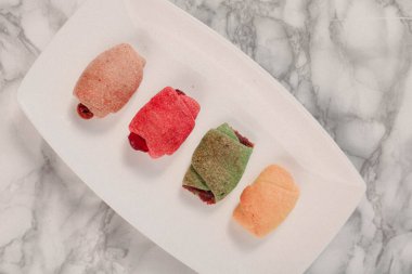 Koyu çikolata parçaları ile tanımlama