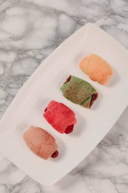 Koyu çikolata parçaları ile tanımlama