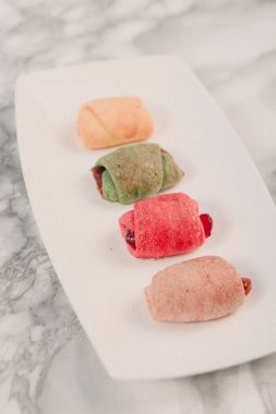 Koyu çikolata parçaları ile tanımlama