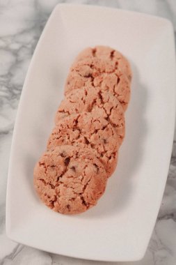 Koyu çikolata parçaları ile tanımlama