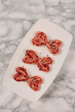 Koyu çikolata parçaları ile tanımlama