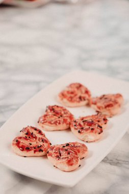 Koyu çikolata parçaları ile tanımlama