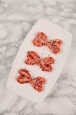 Koyu çikolata parçaları ile tanımlama