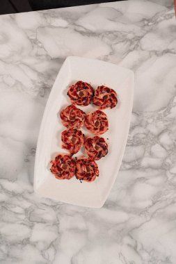 Koyu çikolata parçaları ile tanımlama