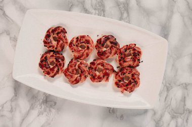 Koyu çikolata parçaları ile tanımlama