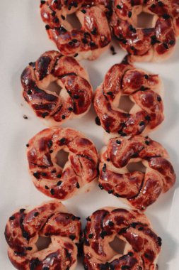 Koyu çikolata parçaları ile tanımlama