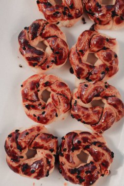 Koyu çikolata parçaları ile tanımlama